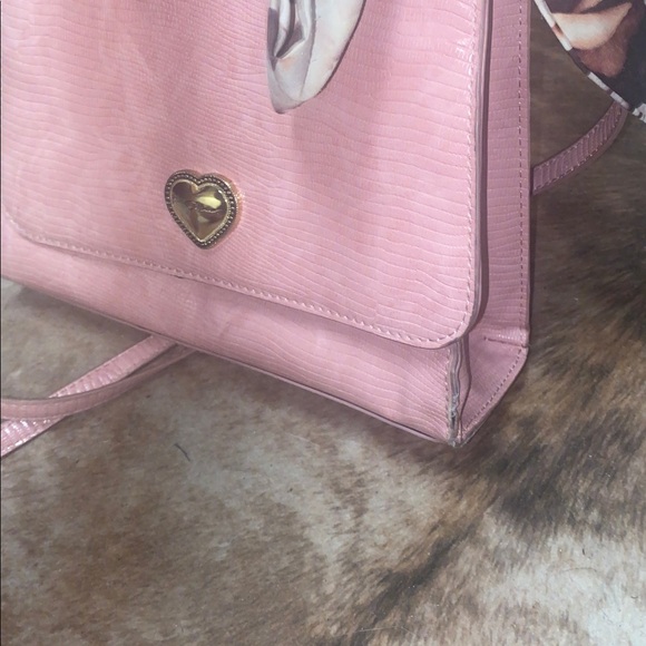 Betsey Johnson XOMandy pink croc embossed top handle bag crossbody w scarf - Picture 7 of 8